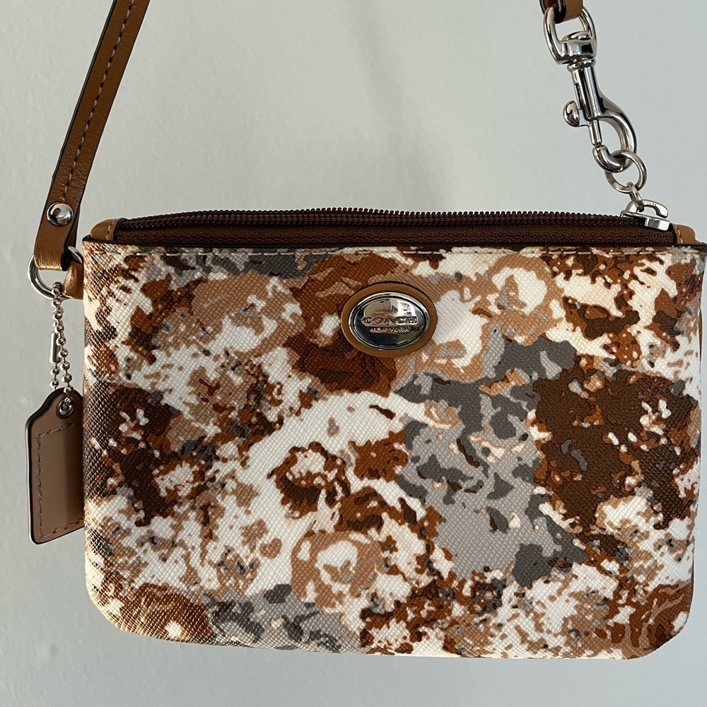 Small Coach wristlet